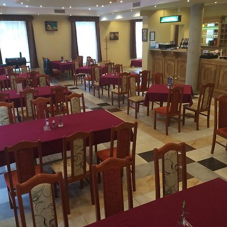 Aranytal Panzio Bed & Breakfast Komarom Luaran gambar