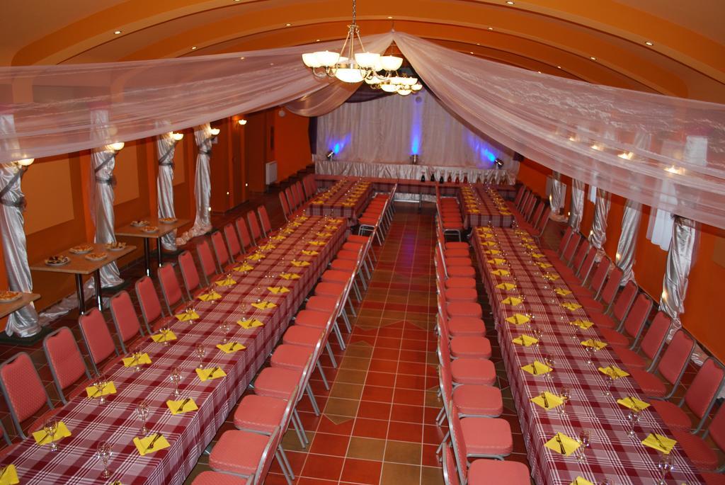 Aranytal Panzio Bed & Breakfast Komarom Luaran gambar